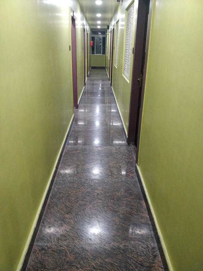 Oyo 16871 Anant Home Stay Shillong Exterior photo
