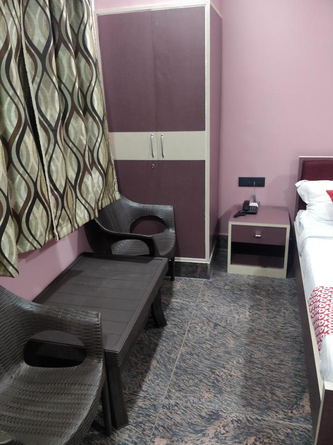 Oyo 16871 Anant Home Stay Shillong Exterior photo