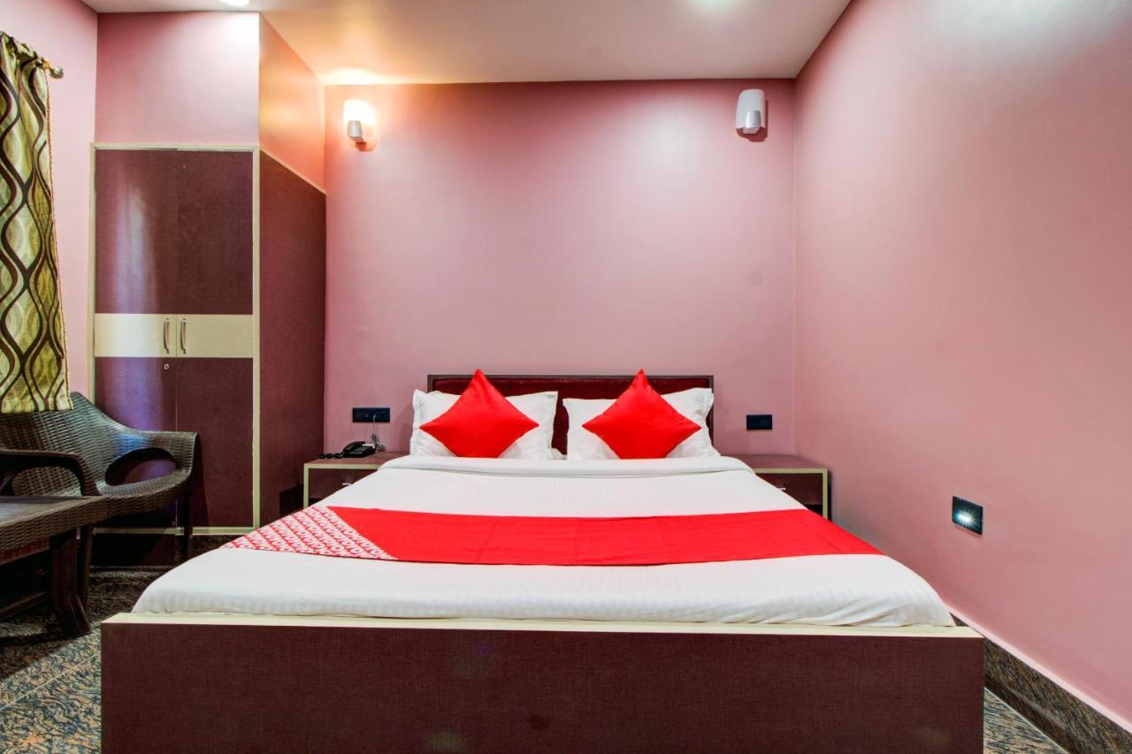 Oyo 16871 Anant Home Stay Shillong Exterior photo